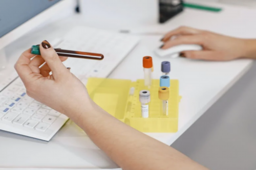 成都供卵代怀咨询：从泪水中绽放的希望之花